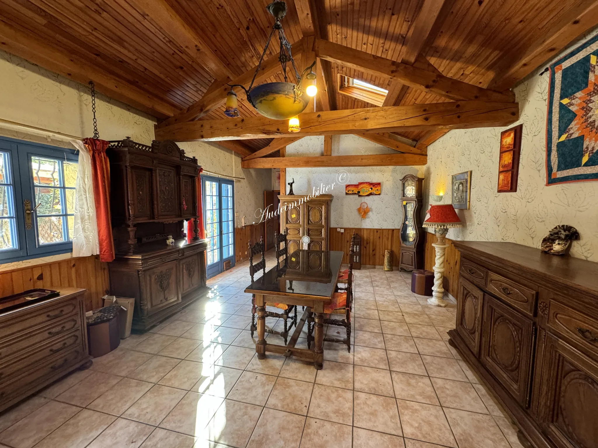 Maison de village avec grande terrasse à Limoux 