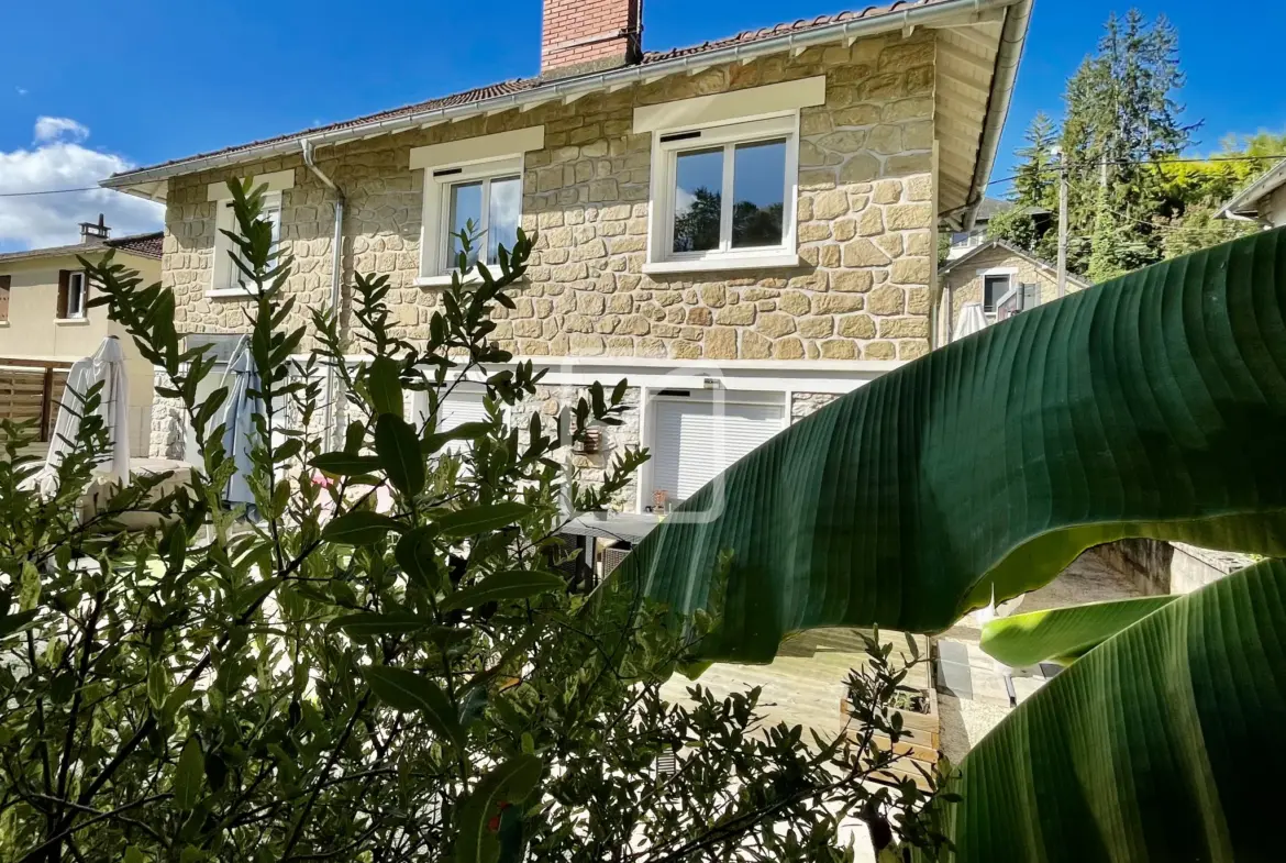 Maison en pierres de 123 m2 à Brive-la-Gaillarde - Proche Centre-Ville 