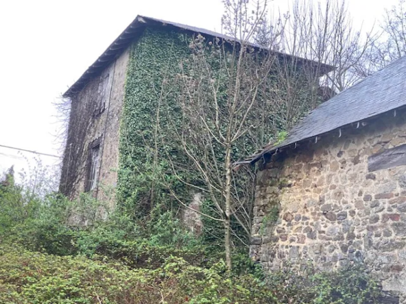 Maison à rénover près de Masseret avec grange