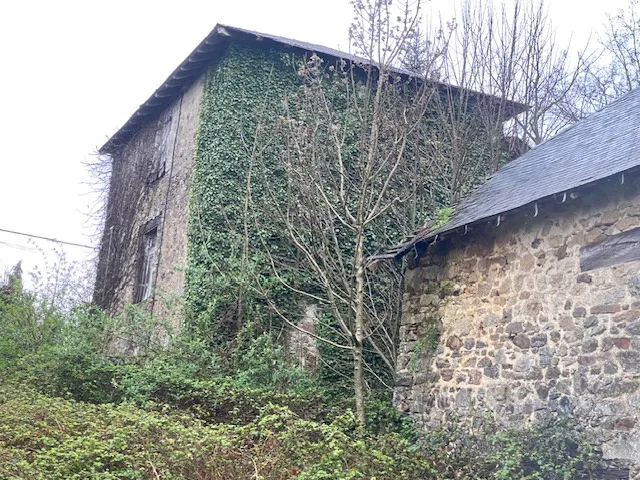 Maison à rénover près de Masseret avec grange 