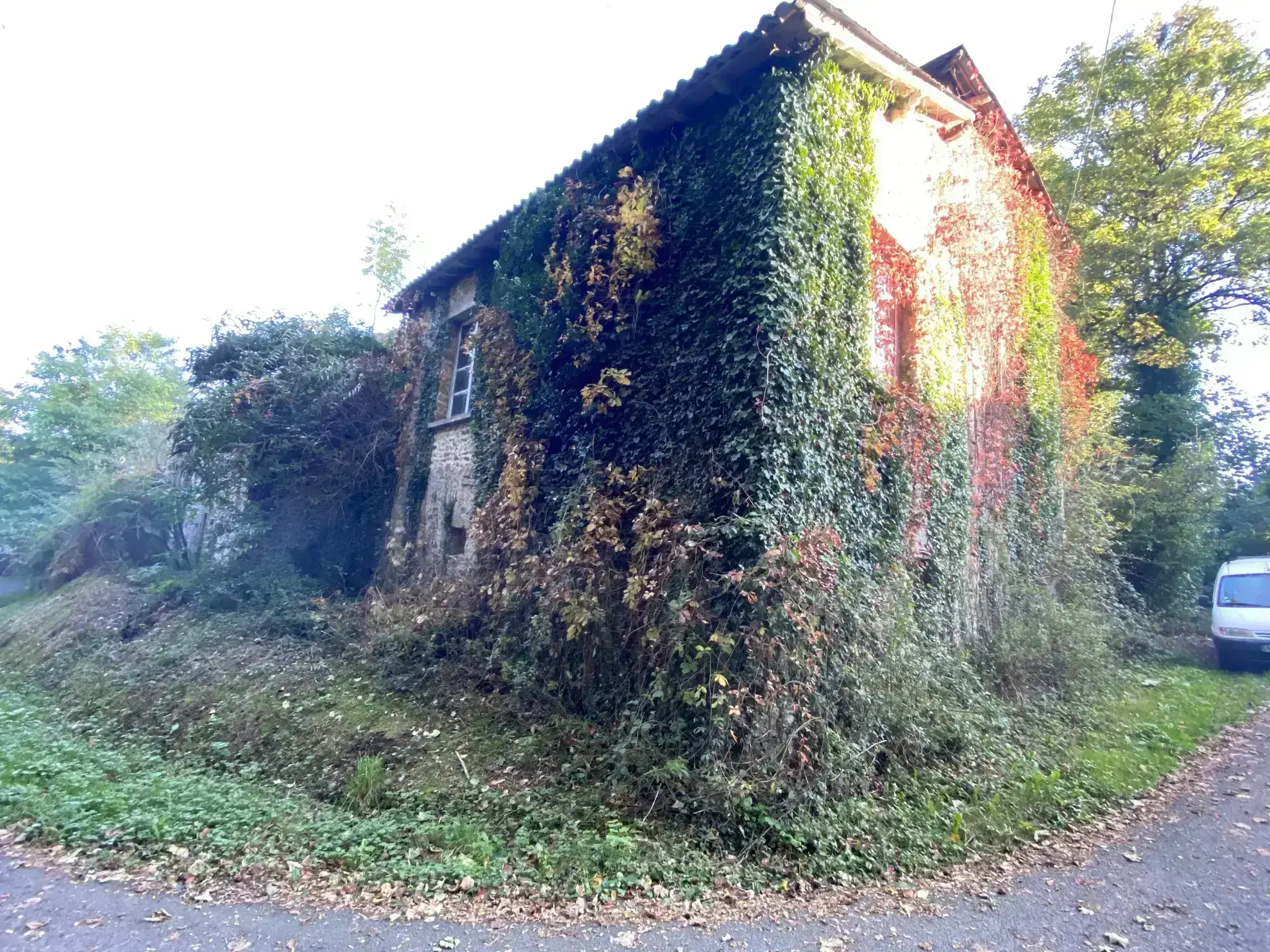 Maison à rénover près de Masseret avec grange 