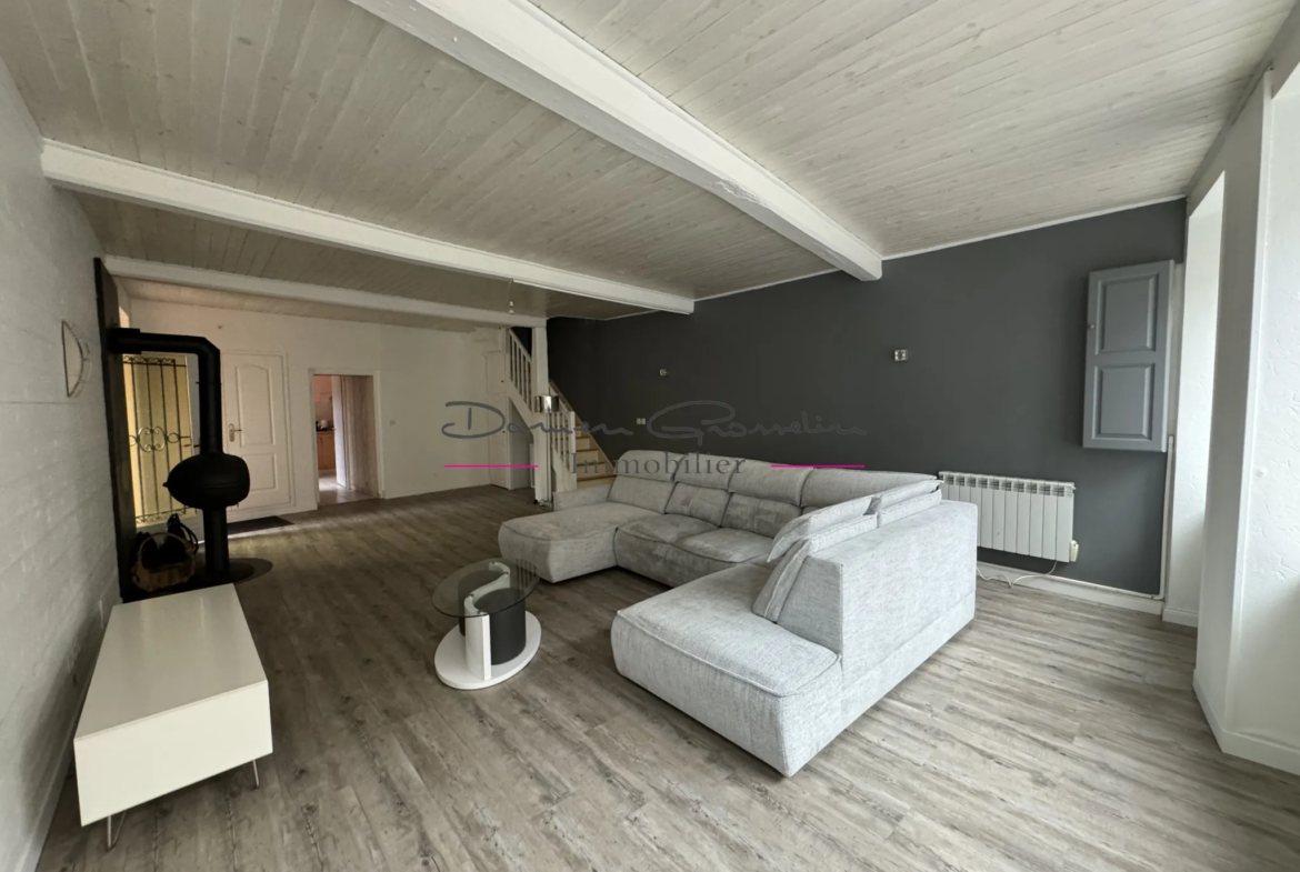 Maison de village spacieuse à Amplepuis - 166 m² habitables 