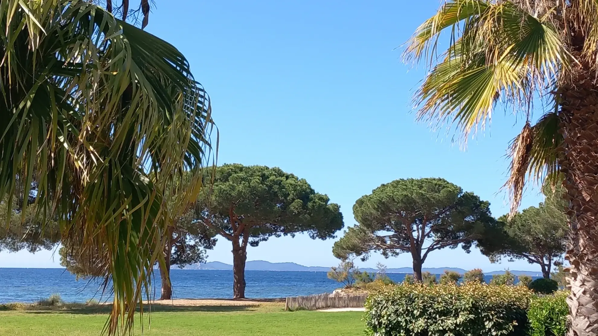 Studio cabine 4 couchages à La Londe les Maures 