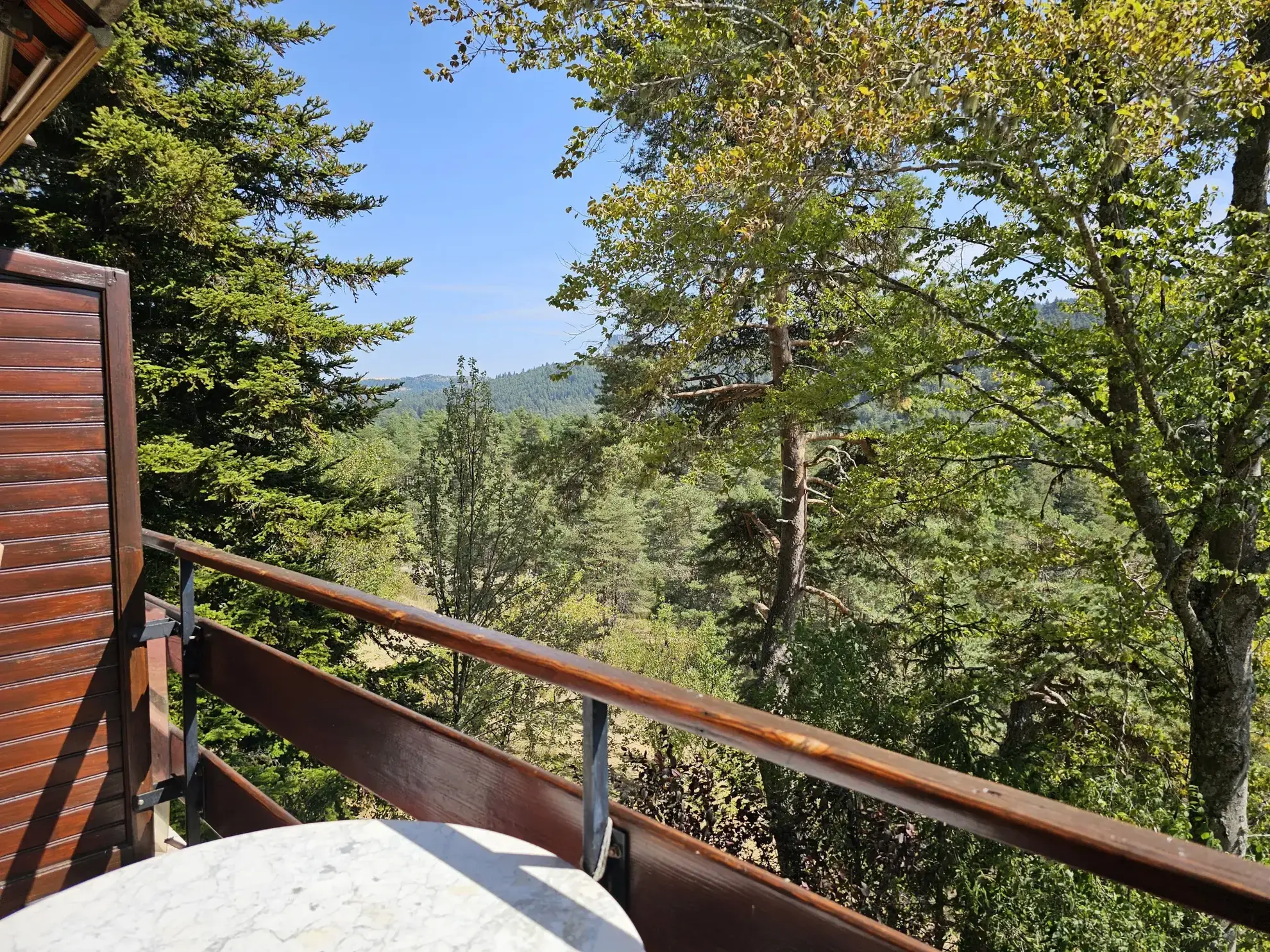 Appartement lumineux avec terrasse plein sud à Andon 