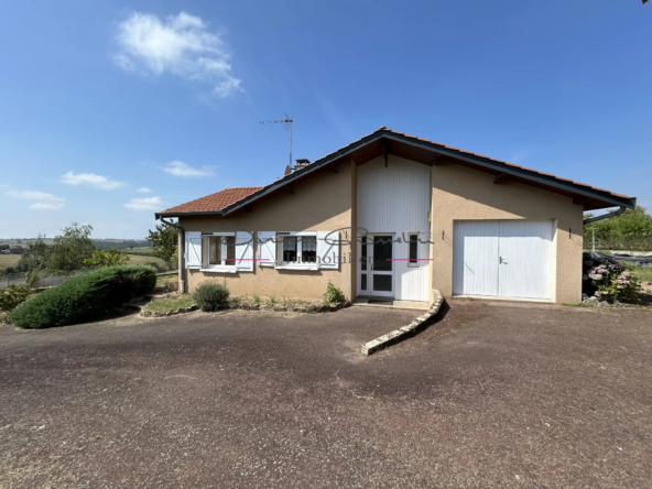 Maison de plain-pied à vendre à St Jodard avec terrain de 1144 m²