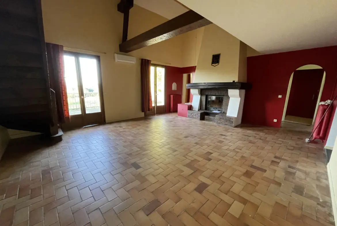 Grande Maison Familiale à Creuzier-le-Neuf - 5 Chambres 