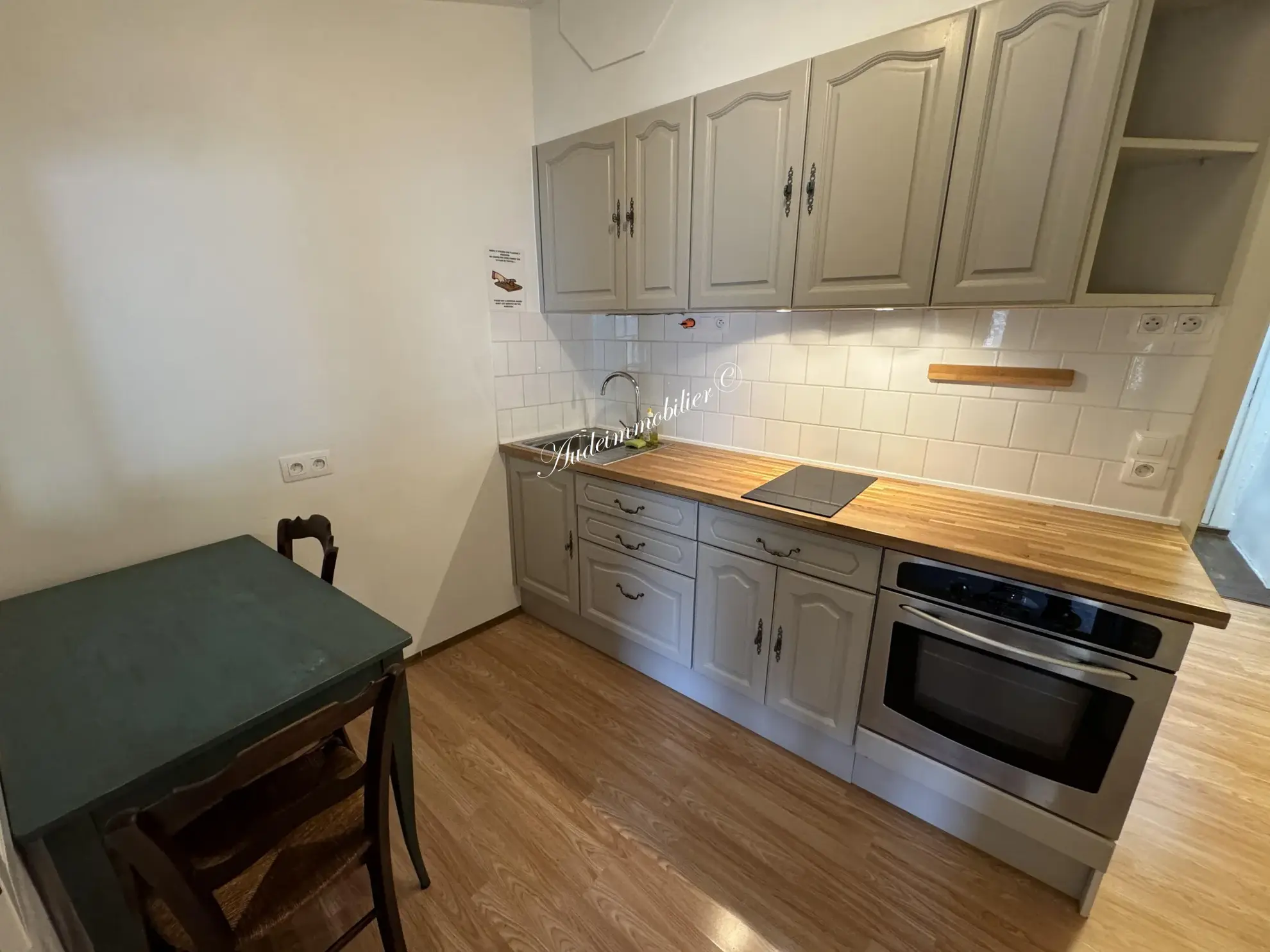 Maison de ville à Limoux avec cour et loggia à vendre 