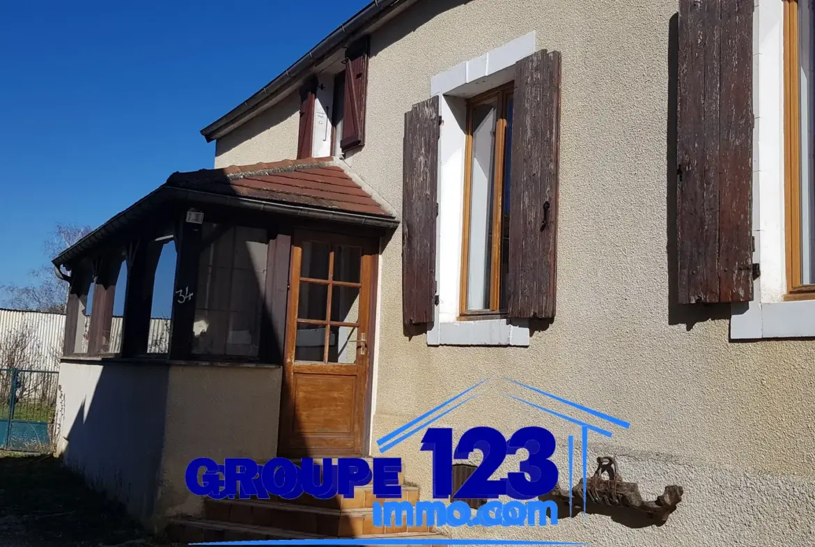 Maison spacieuse à vendre à 8 km d'Auxerre 