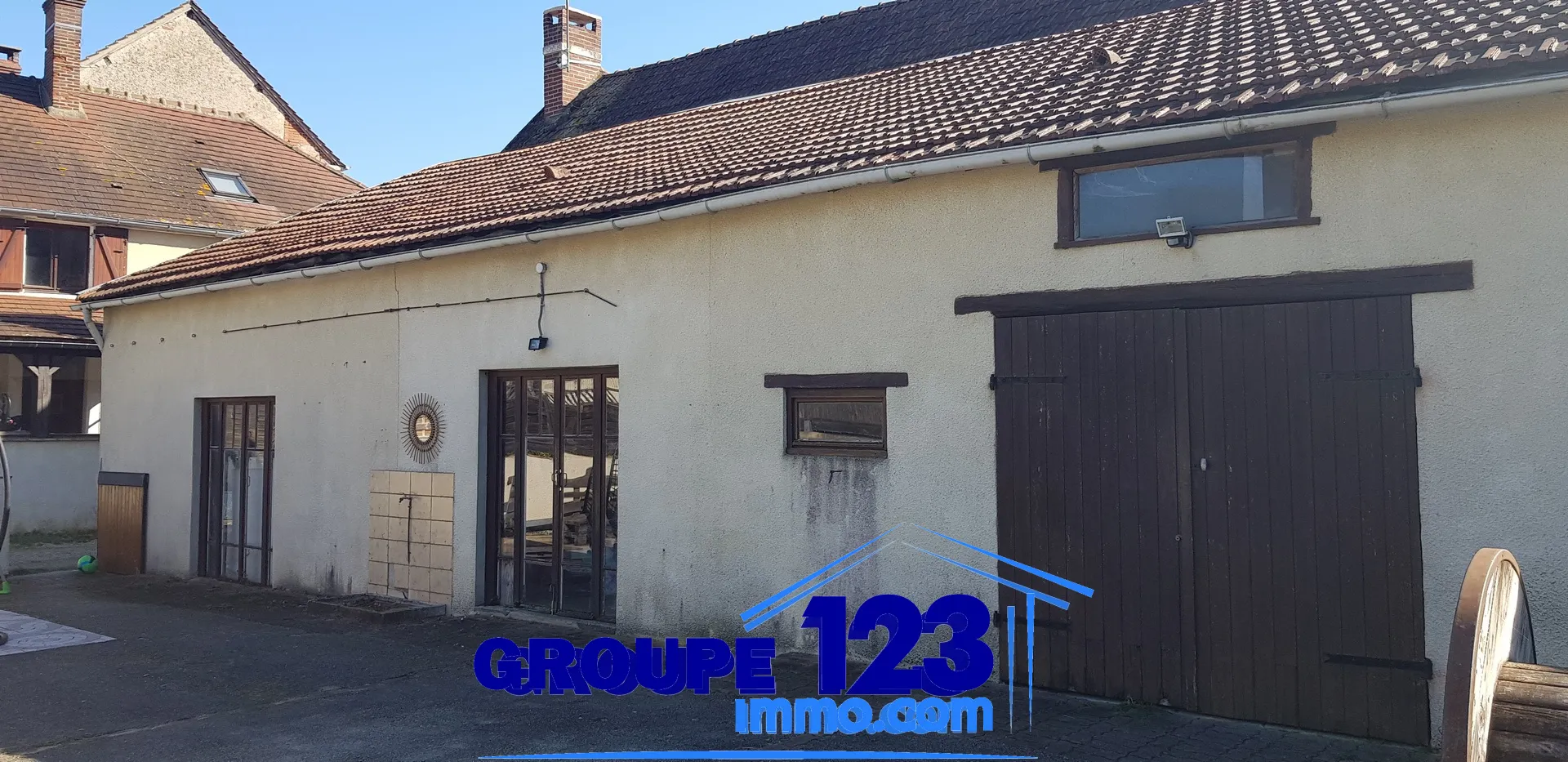 Maison spacieuse à vendre à 8 km d'Auxerre 