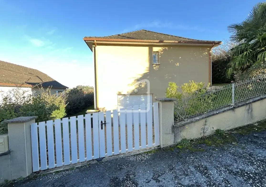 Maison lumineuse à vendre à Brive avec vue imprenable 