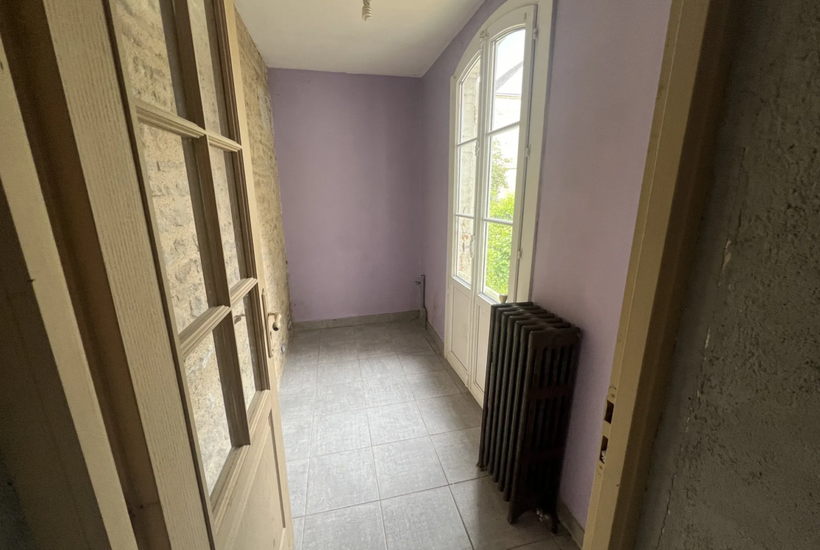 Maison de 224 m2 à vendre à Alençon - 6 chambres et cave 