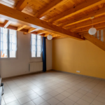 Maison rénovée de 74 m² avec garage à Saintes