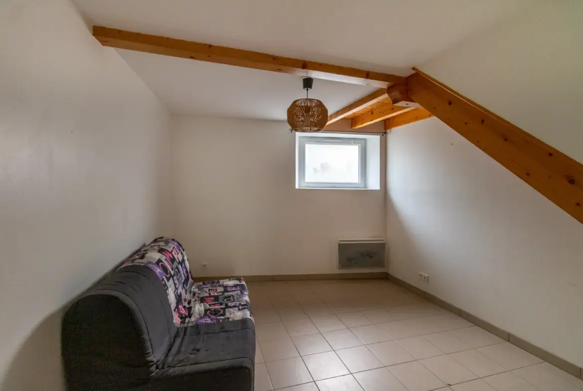 Maison rénovée de 74 m² avec garage à Saintes 