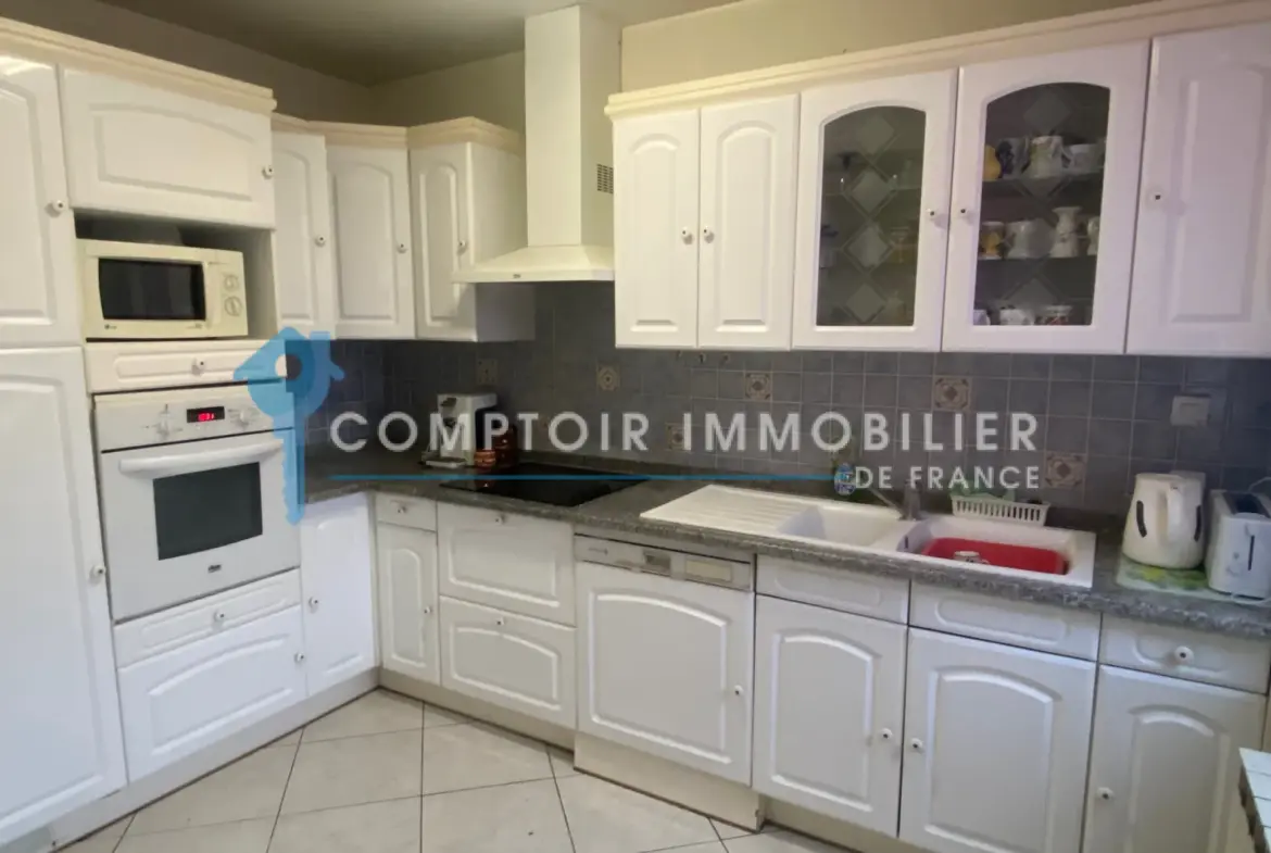 Vente maison de 70 m² à Corbeil-Essonnes avec grand jardin et garage 