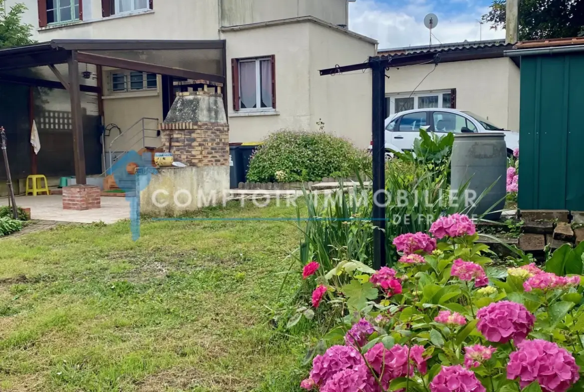 Vente maison de 70 m² à Corbeil-Essonnes avec grand jardin et garage 