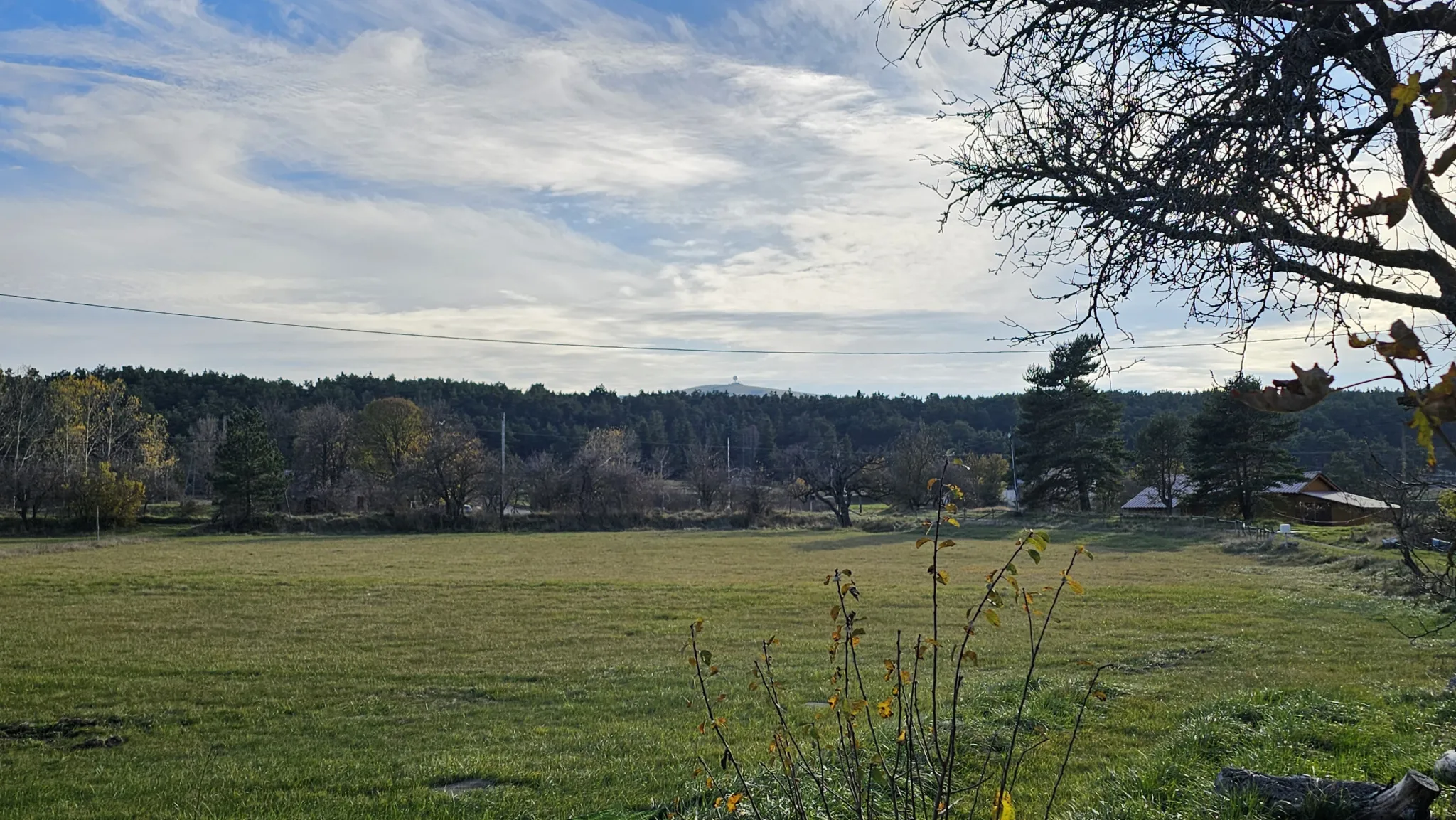 Charmante bergerie rénovée à Caussols sur 1 hectare 