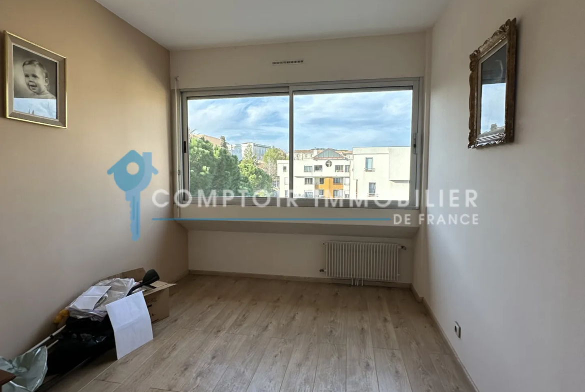 Exceptionnel Appartement T5 à Ales avec Terrasse et Parking 