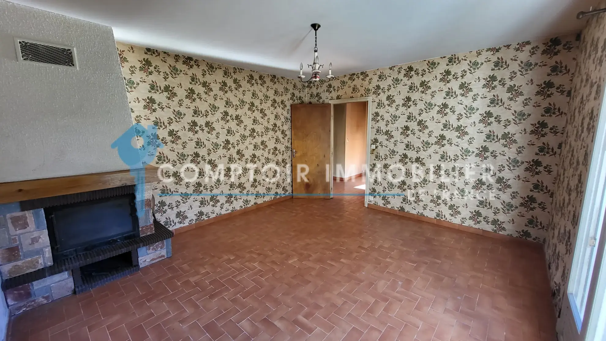 Maison à vendre au Chambon avec deux appartements et vue panoramique 