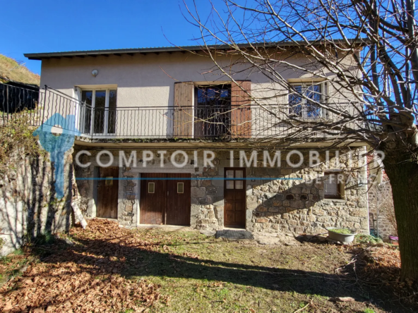 Maison à vendre au Chambon avec deux appartements et vue panoramique