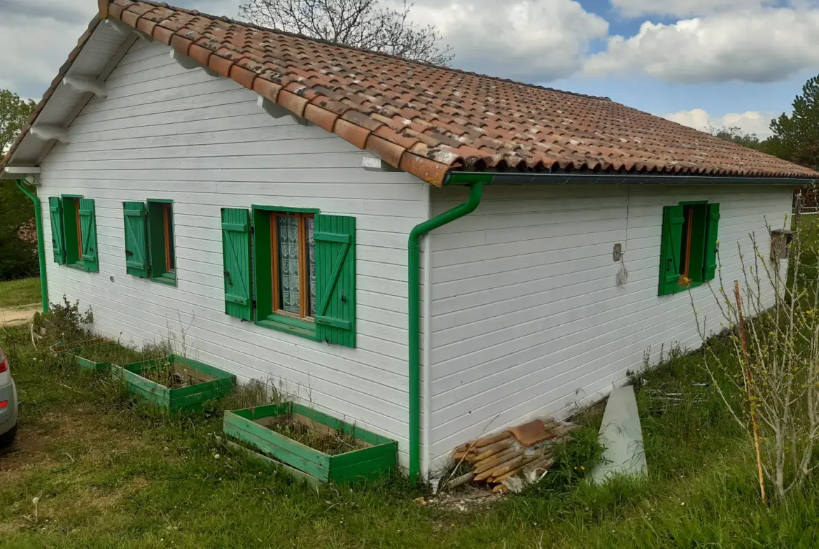 Maison de plain-pied à vendre à Lavergne - 4 pièces sur 1 hectare 