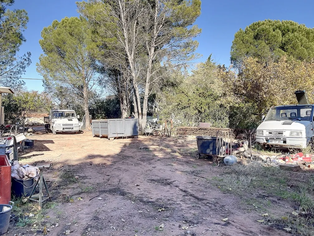 À vendre : Maison F3 à rénover avec grand potentiel à Vidauban 