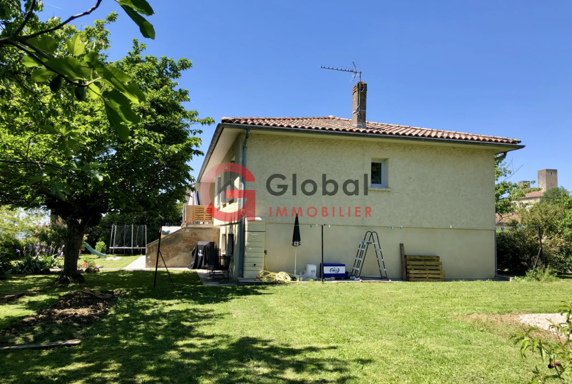 Maison familiale rénovée de 175 m² à Agen, 5 chambres sur 1000 m² de terrain 