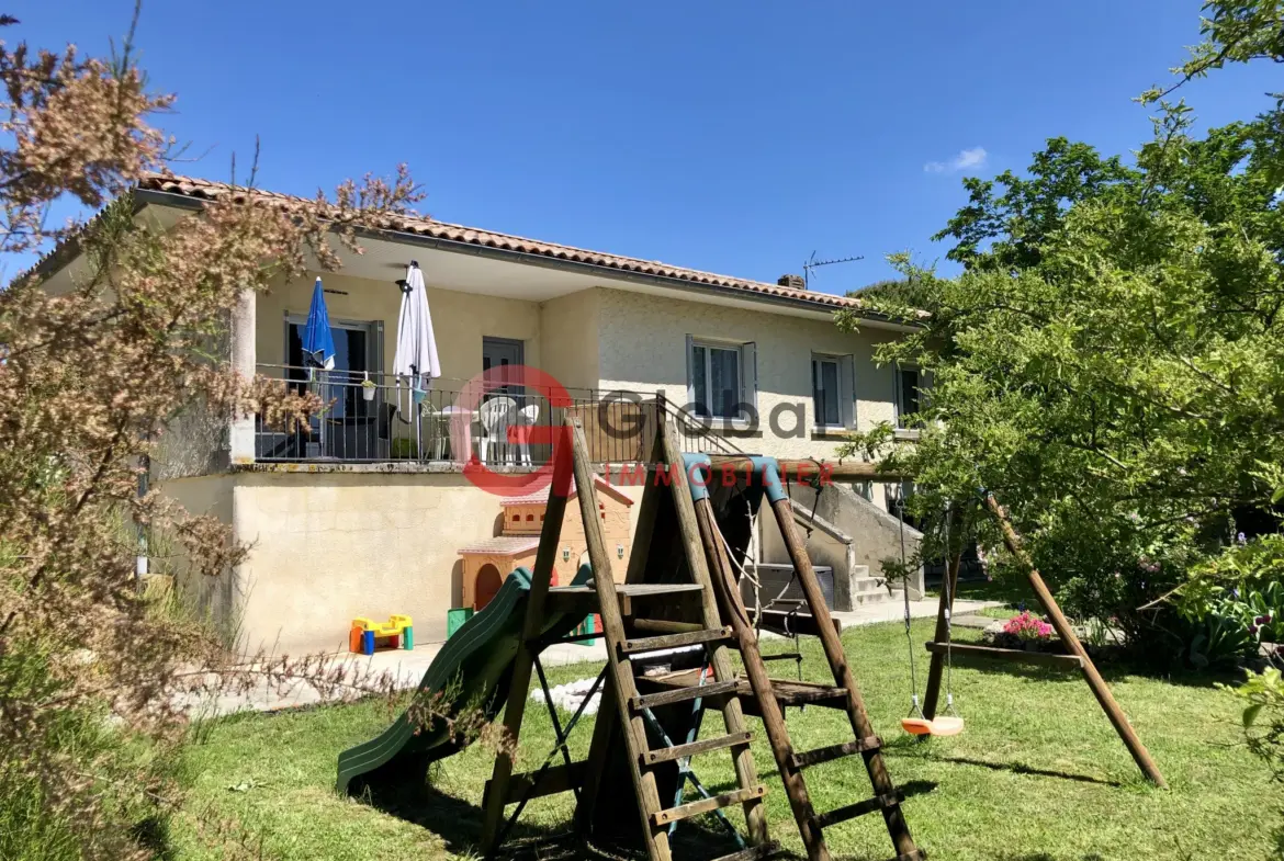 Maison familiale rénovée de 175 m² à Agen, 5 chambres sur 1000 m² de terrain 