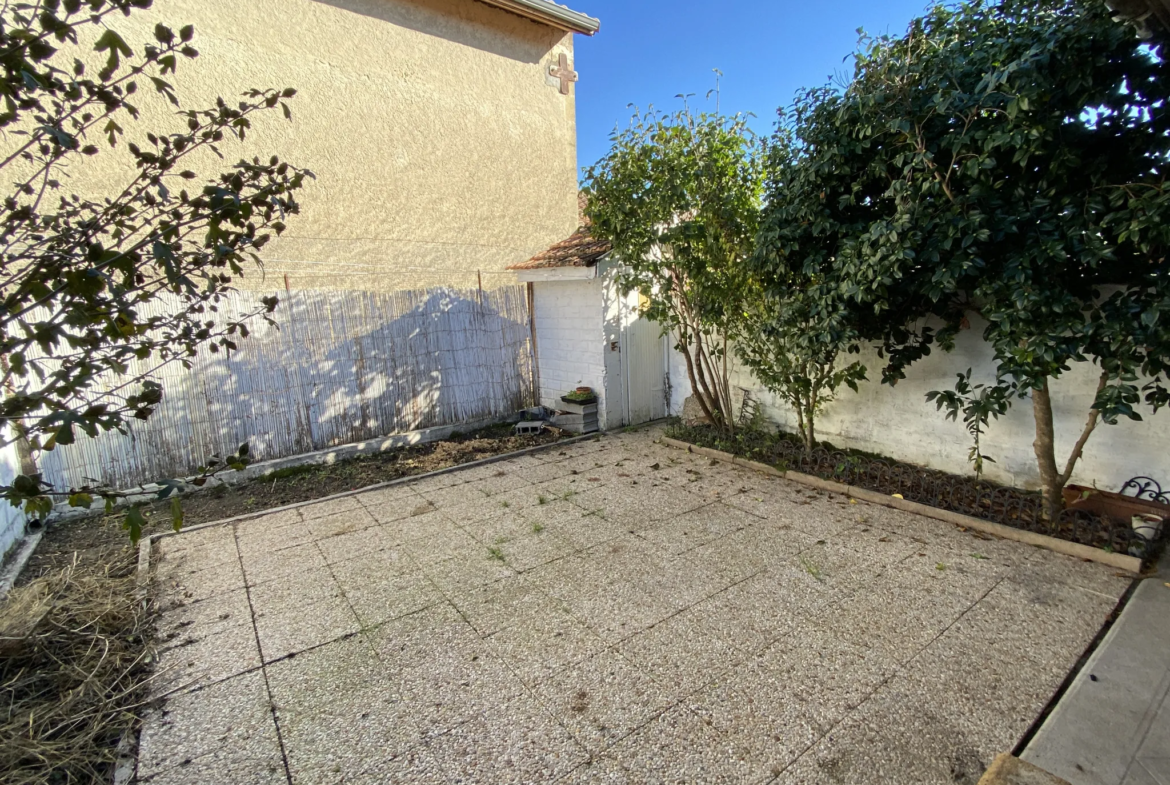 Maison avec cour à vendre à Langon - 51 m² 