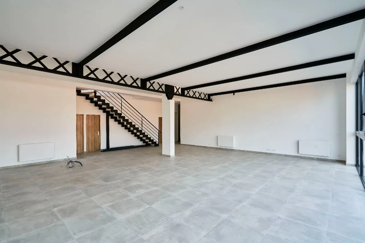 Bel appartement loft de 149 m2 à Roubaix avec terrasse de 90 m2 