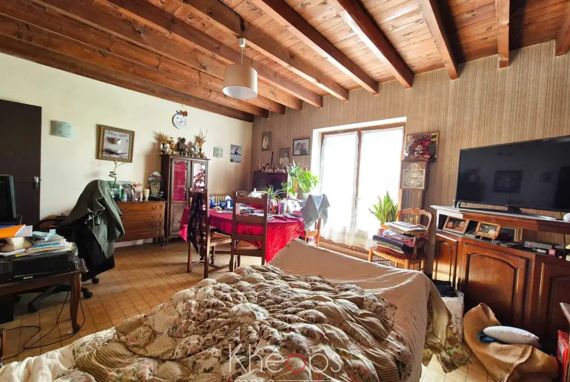 Ancienne ferme à rénover à Langon (33210) – 295 000 € 