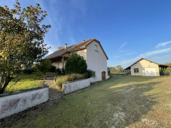 Maison à vendre à Chaumergy avec terrain arboré et dépendance