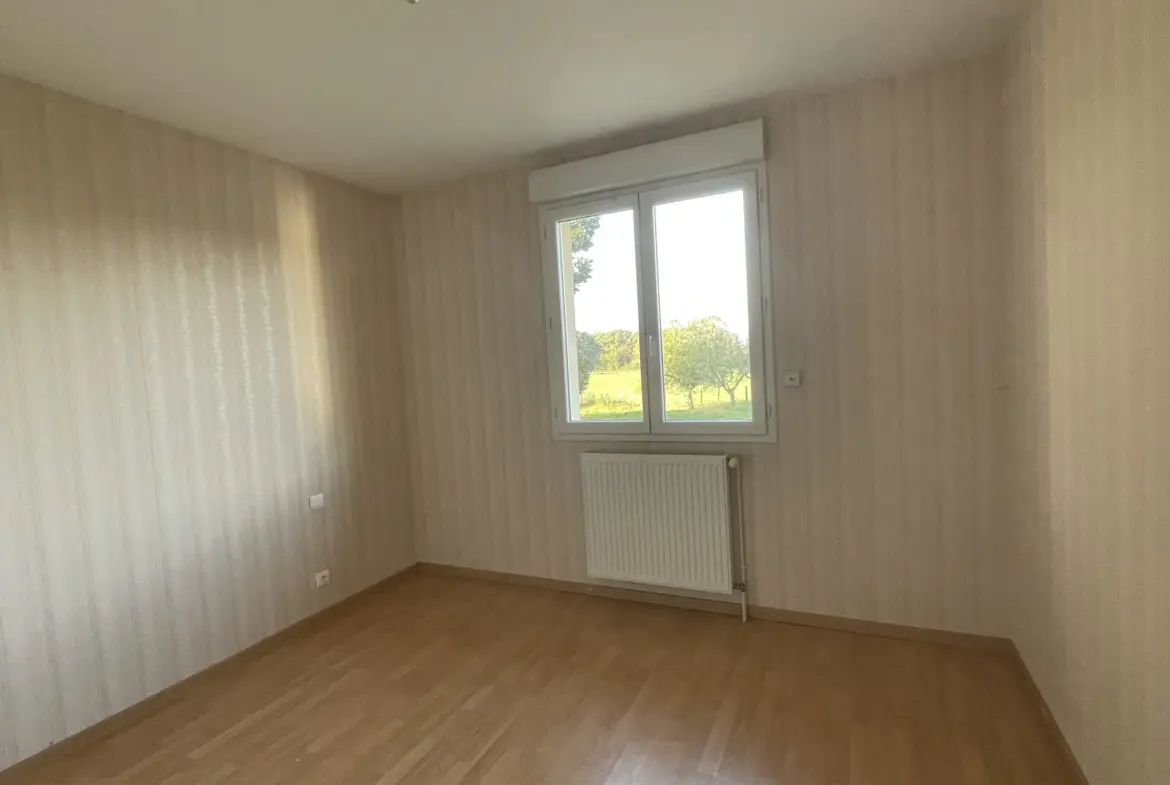 Maison à vendre à Chaumergy avec terrain arboré et dépendance 