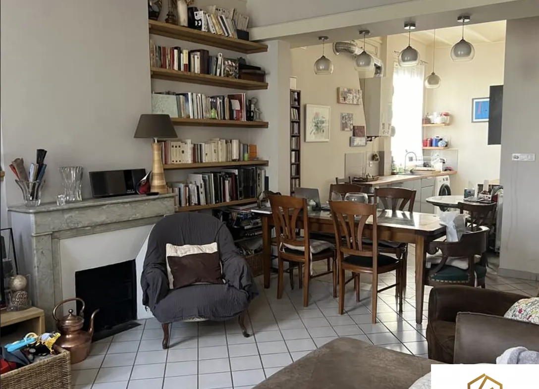 À vendre Marseille Chave : appartement T3 traversant - 200 000 € 