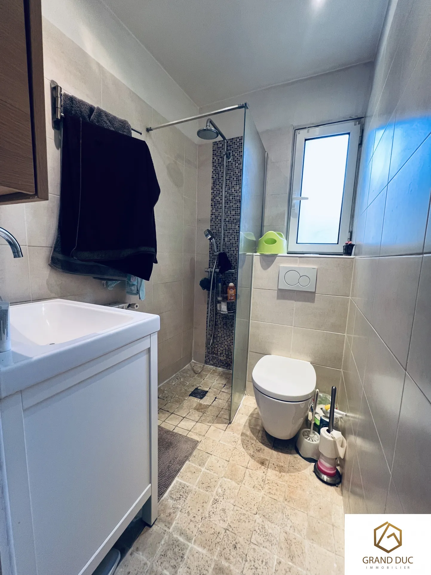 À vendre Marseille Chave : appartement T3 traversant - 200 000 € 