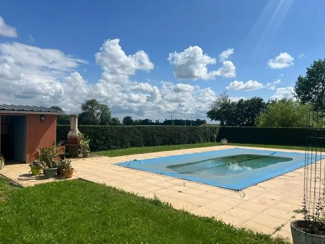 Charmante Maison de 150,11 m² à Courgains avec Piscine 