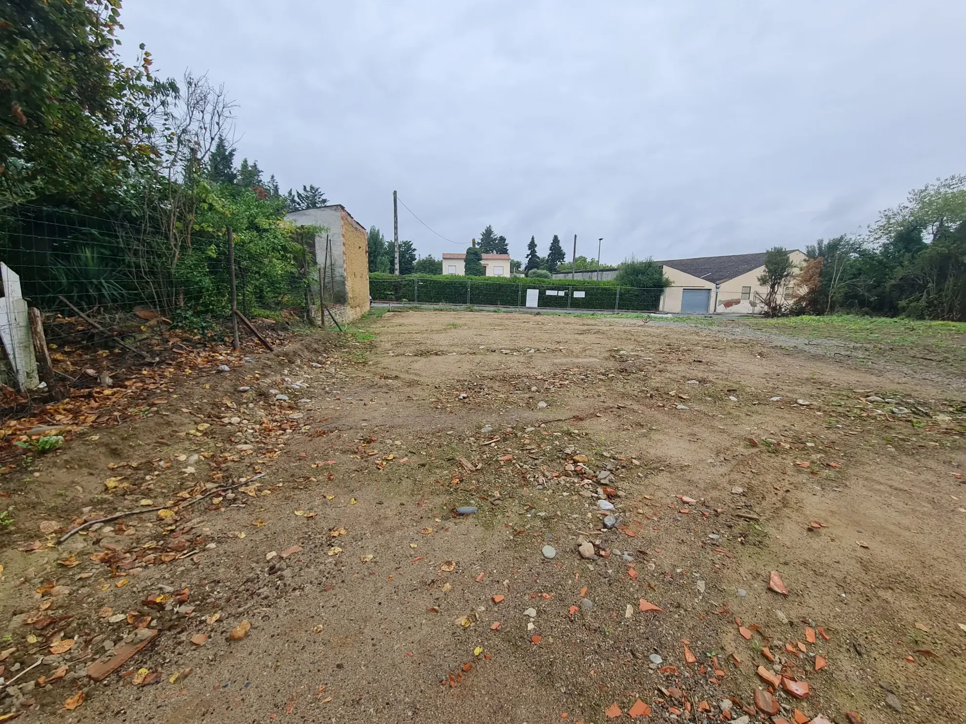 Terrain constructible de 1487 m² à vendre à Saint Sulpice sur Lèze 