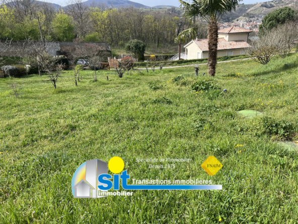 Terrain à bâtir à vendre à Saint Clair du Rhône - 1272 m² - 190,000 EUR