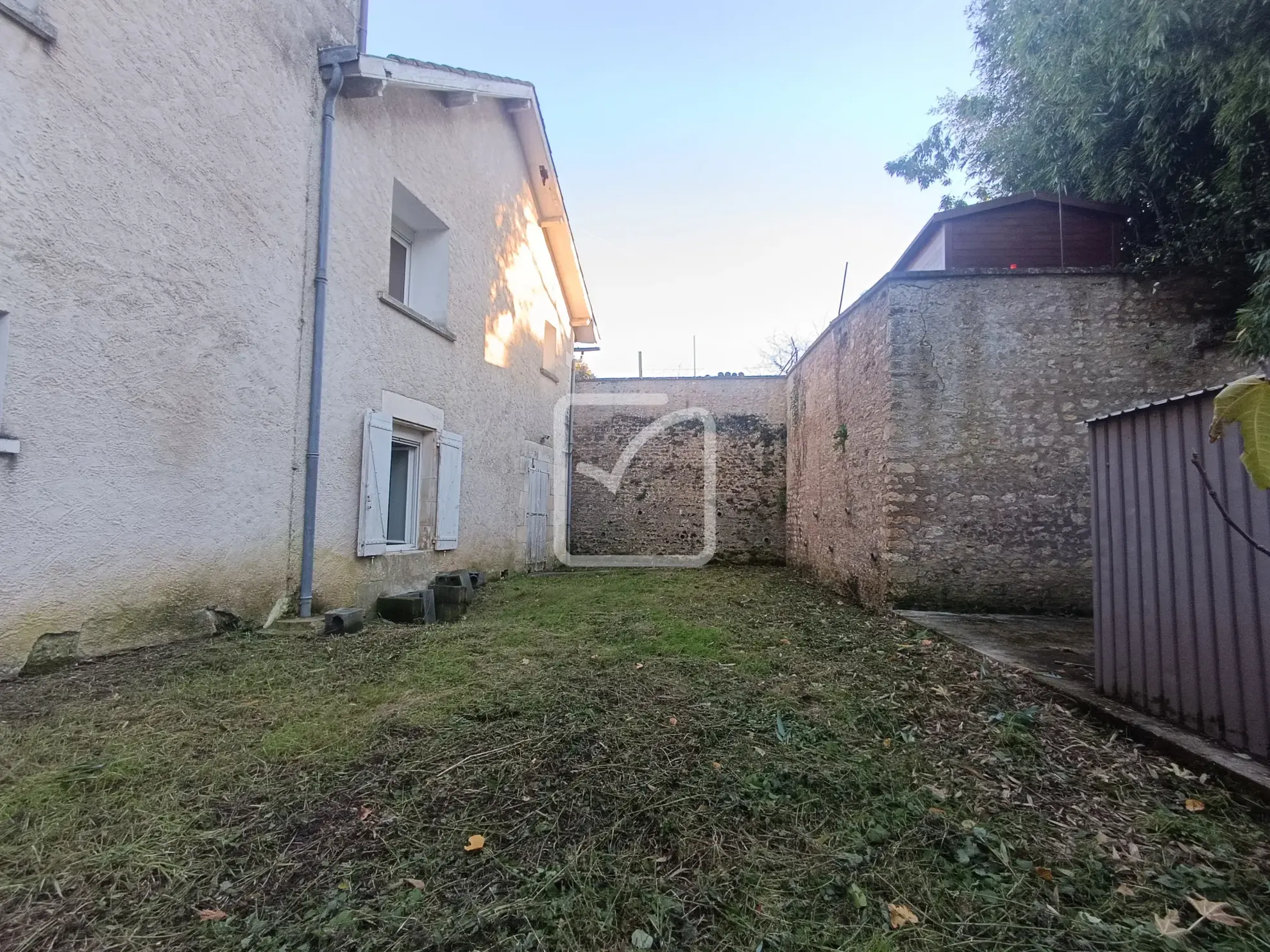 Maison ancienne à Vouillé avec 3 chambres et jardin 