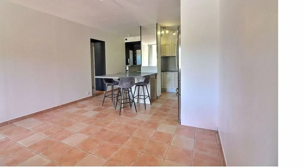 Charmant appartement 3 pièces à Meyreuil - 289 990 € 