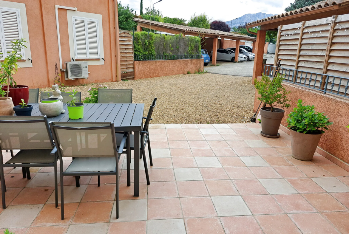 Charmant appartement 3 pièces à Meyreuil - 289 990 € 