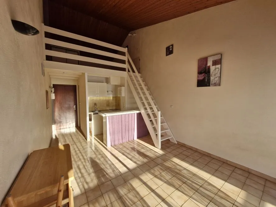 À vendre : Studio mezzanine à 300m de la plage des Demoiselles 