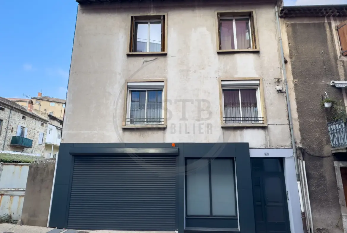 Appartement rénové de 80m² avec terrasse à Privas 