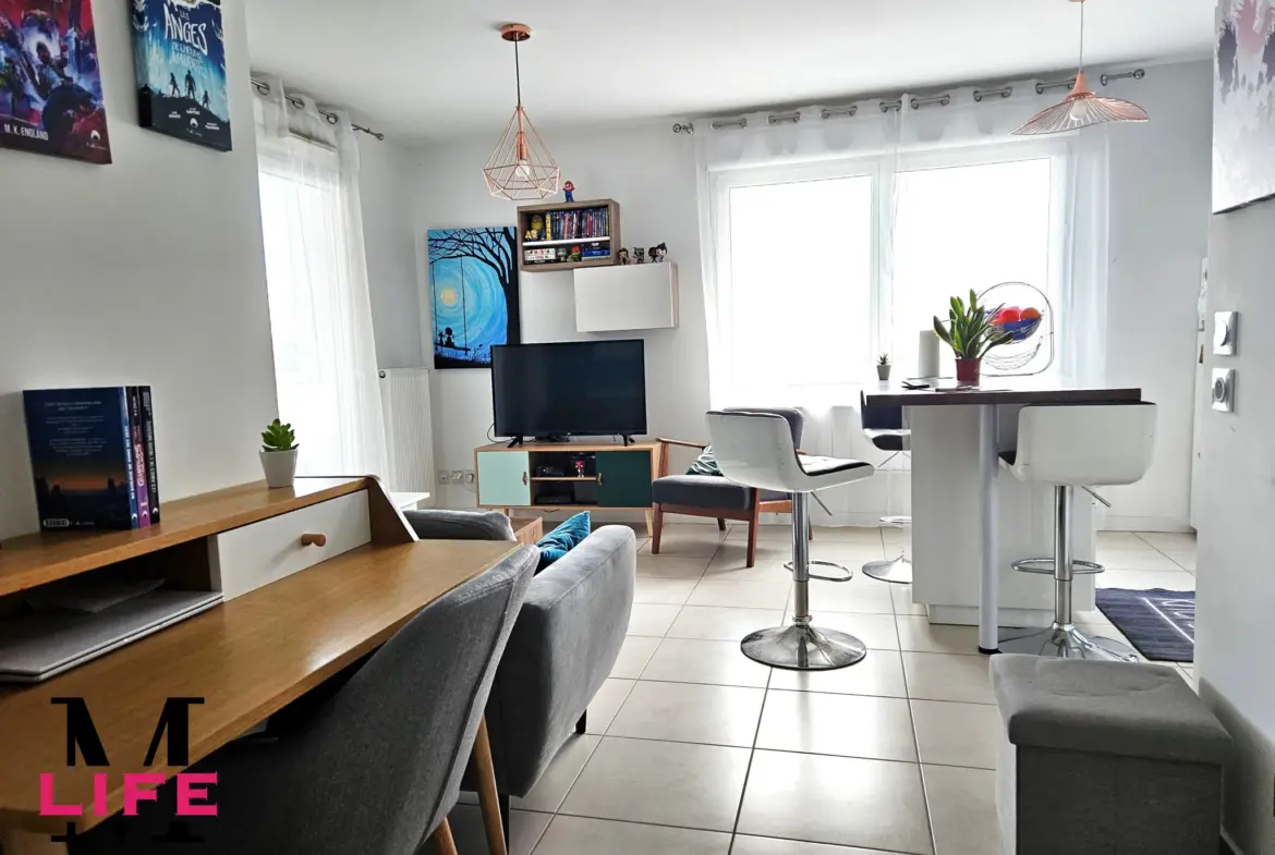 À vendre : T2 moderne à Saint Priest avec terrasse 