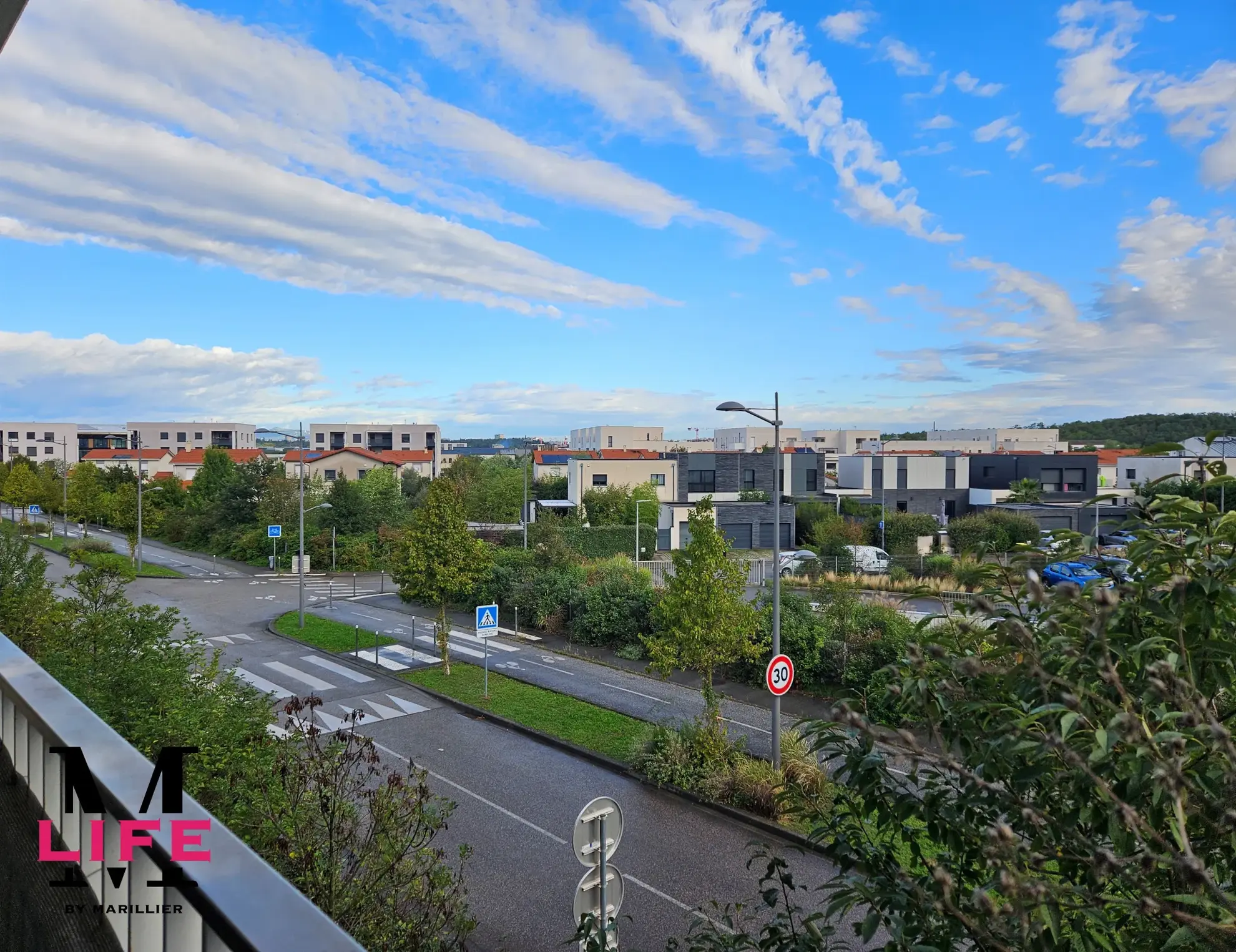 À vendre : T2 moderne à Saint Priest avec terrasse 