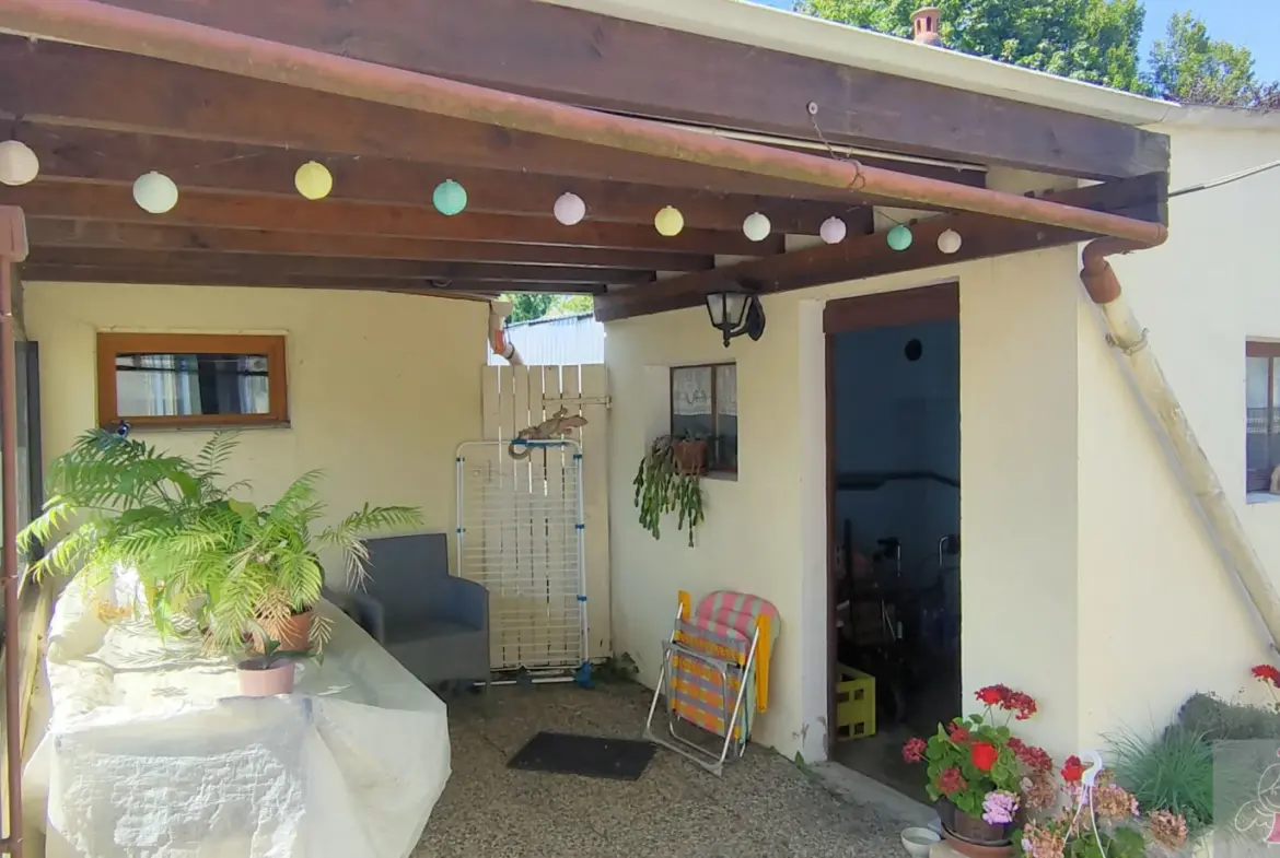 Maison individuelle à vendre à Foucherans avec 2 chambres et jardin 