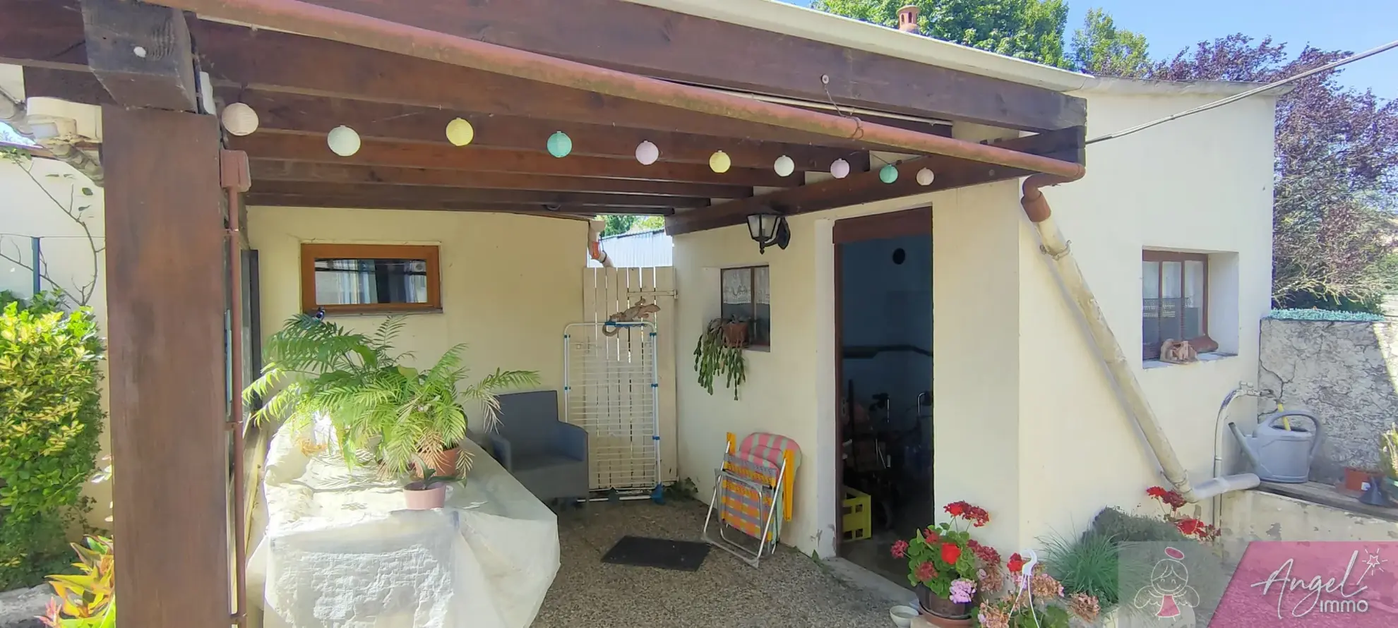 Maison individuelle à vendre à Foucherans avec 2 chambres et jardin 