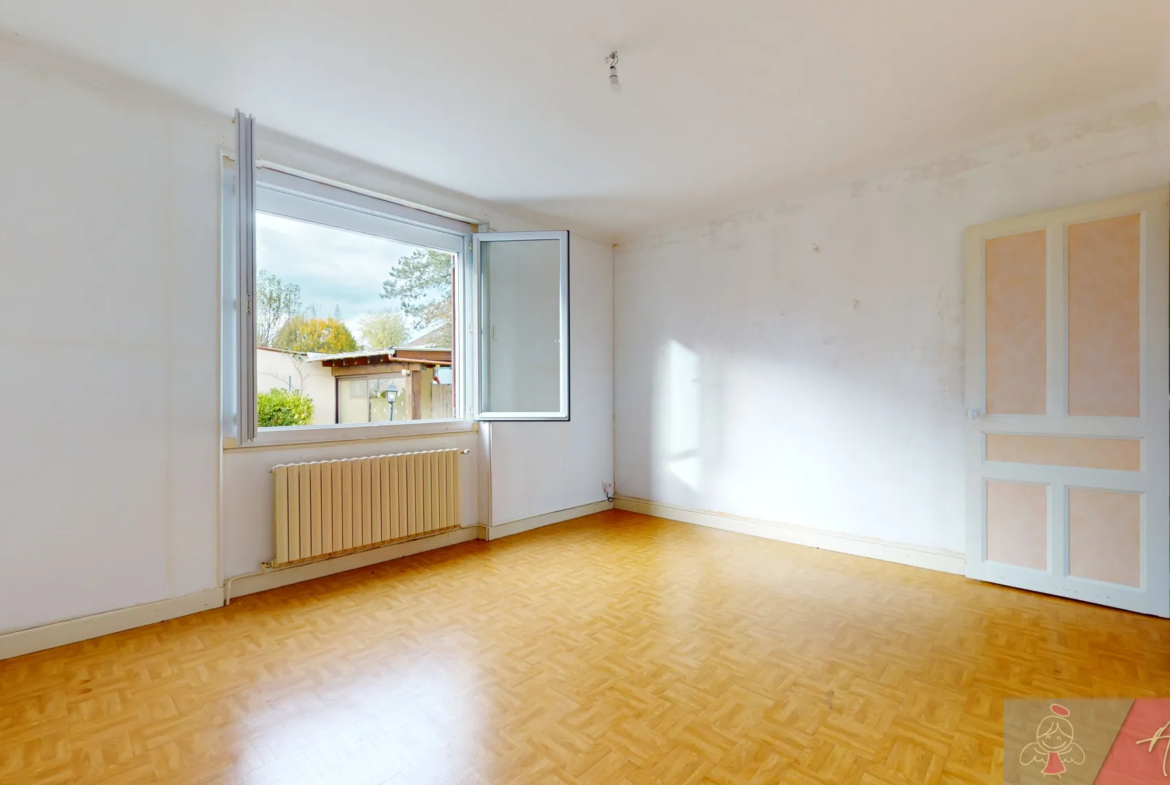 Maison individuelle à vendre à Foucherans avec 2 chambres et jardin 