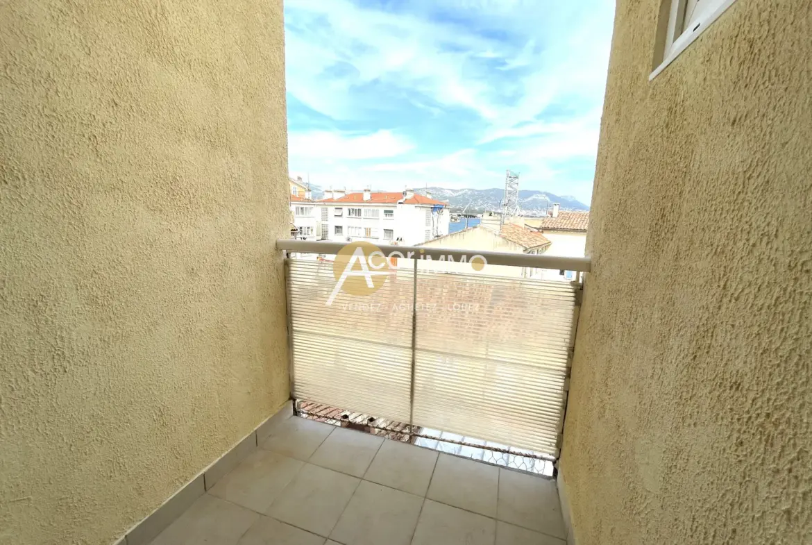 Appartement T1 avec balcon et vue mer à La Seyne-sur-Mer 