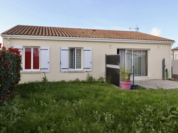 À vendre : Maison récente à Semussac avec 3 chambres et jardin