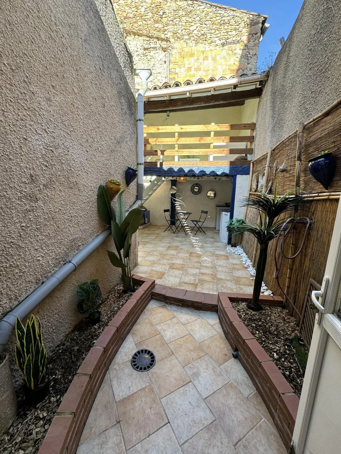 Maison de ville avec cour/terrasse à Limoux 